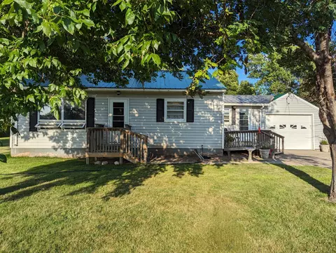 408 1st St N, Hoffman, MN 56339