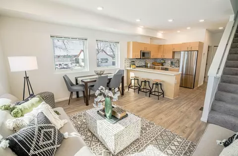 433 N Rivoli, Saint Paul, MN 55130
