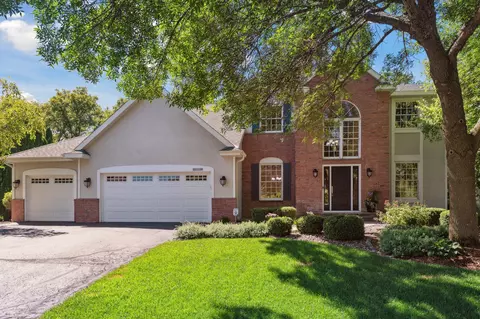 17115 Bainbridge Dr, Eden Prairie, MN 55347