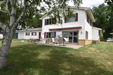 6789 E Shadow Lake Dr, Lino Lakes, MN 55014