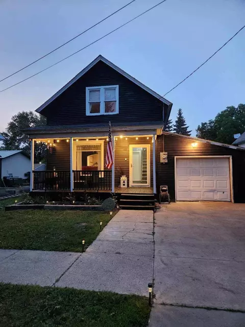 203 E Main St, Brownsdale, MN 55918