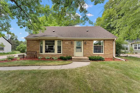 1857 Tatum St, Falcon Heights, MN 55113