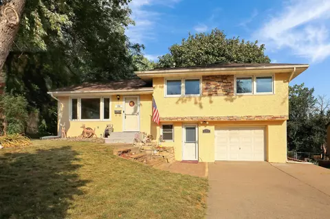 139 17th Ave S, South Saint Paul, MN 55075