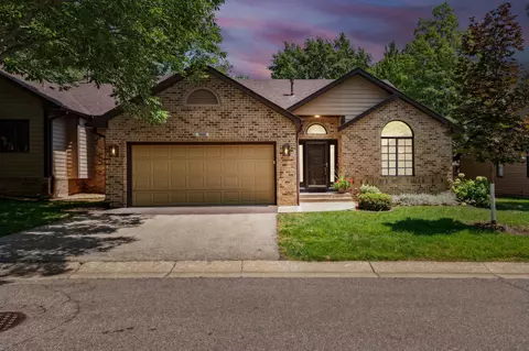 13322 Huntington Dr, Apple Valley, MN 55124