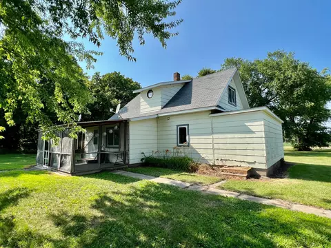 85173 320th St, Clinton, MN 56225