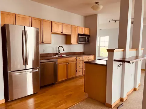2750 Cedar Ave S #305, Minneapolis, MN 55407