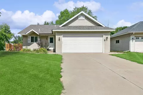437 Cedarwood Ct, Waite Park, MN 56387