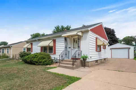 2081 Ivy Ave E, Saint Paul, MN 55119