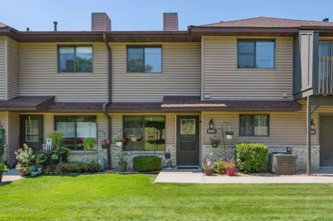8982 Underwood Ln N, Maple Grove, MN 55369
