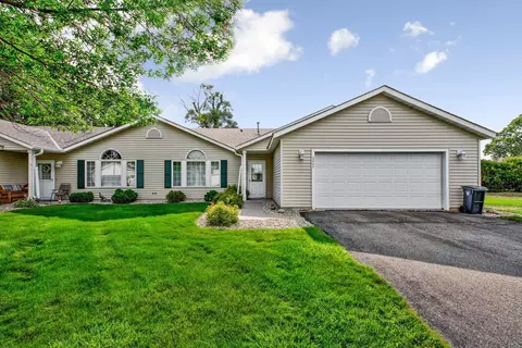 2027 Cottage Trl, North Mankato, MN 56003