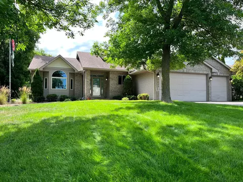 897 Pioneer Trl SE, Cambridge, MN 55008
