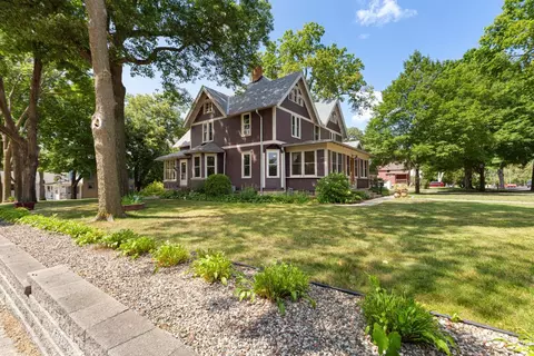 525 5th St NE, Faribault, MN 55021