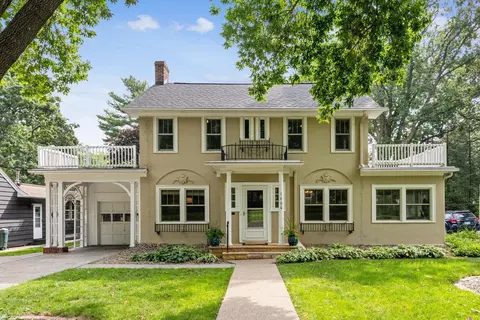 1406 Edgcumbe Rd, Saint Paul, MN 55116