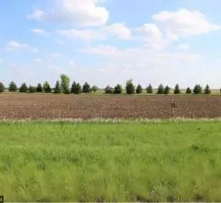 35768 Sharon Prairie Dr, Le Sueur, MN 56058