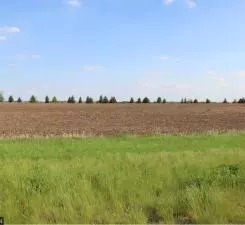 35818 Sharon Prairie Dr, Le Sueur, MN 56058