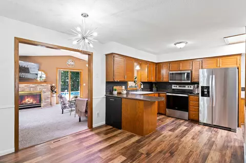 549 8th St NW, Elk River, MN 55330