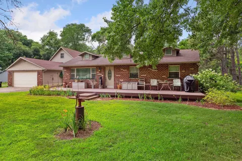 7021 Lakeview Dr, Lino Lakes, MN 55014