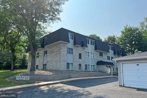 301 Hoffman St W #202, Cannon Falls, MN 55009