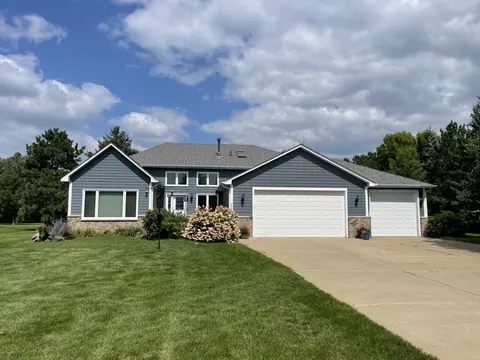 4920 Gallivan Ct N, White Bear Lake, MN 55110