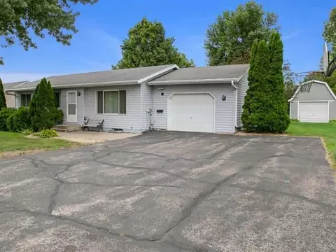 1441 Glenridge Dr, Prescott, WI 54021