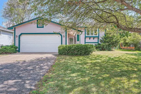 8132 Lower 147th St W, Apple Valley, MN 55124
