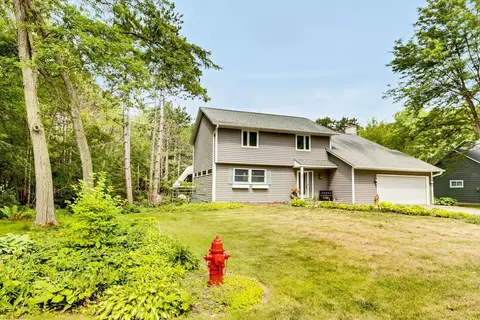1124 Nightingale Blvd, Stillwater, MN 55082