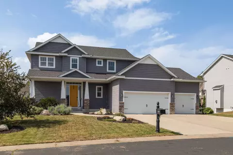 21448 Hytrail Cir, Lakeville, MN 55044