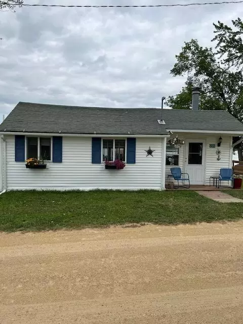 220 Clydette Dr, Madison Lake, MN 56063