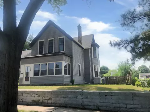 892 Jessamine Ave E, Saint Paul, MN 55106