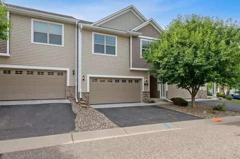 3183 Frontier Dr, Woodbury, MN 55129