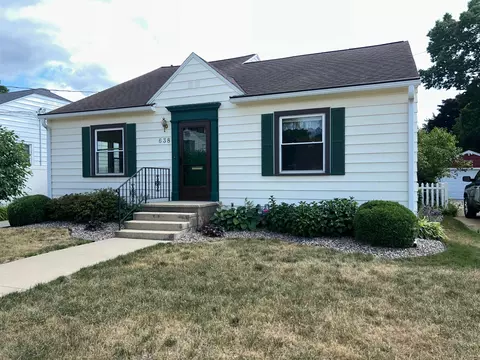 638 15th St NE, Rochester, MN 55906