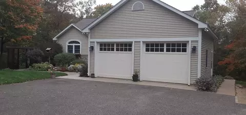 80 Emerson Valley Dr, River Falls, WI 54022