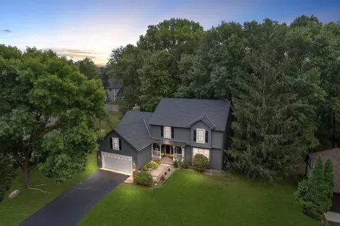 1325 Kenilworth Dr, Woodbury, MN 55125