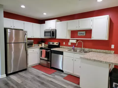 1667 Hickory Ln, Eagan, MN 55122 photo 2