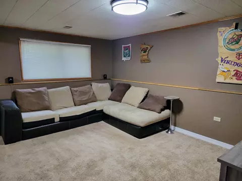 1667 Hickory Ln, Eagan, MN 55122 photo 12