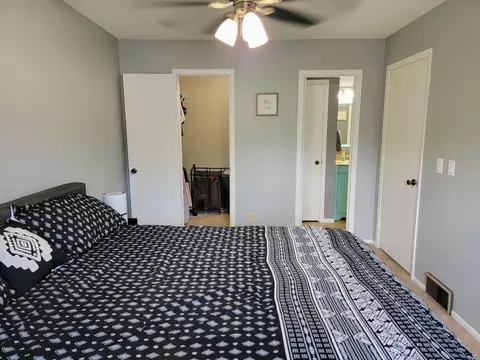 1667 Hickory Ln, Eagan, MN 55122 photo 10