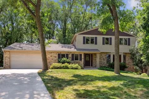 430 Birchwood Cts, Saint Paul, MN 55110