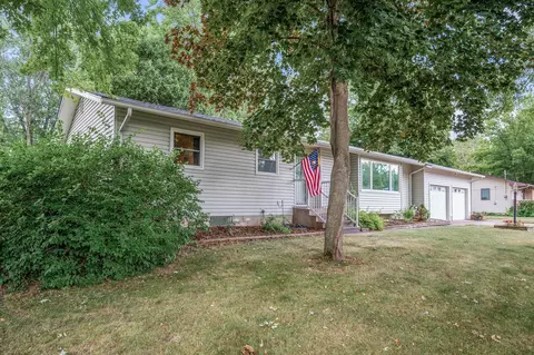 30315 Broadway St, Lindstrom, MN 55045