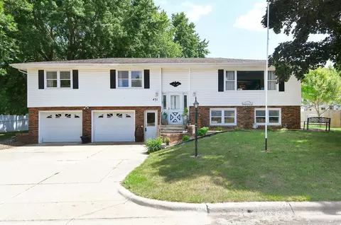 431 Barry Dr, Owatonna, MN 55060