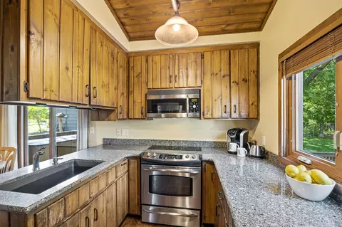 10024 Brookside Ave, Bloomington, MN 55431 photo 9