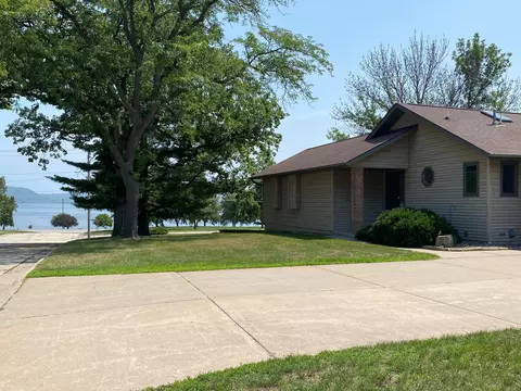311 W Iowa St, Lake City, MN 55041