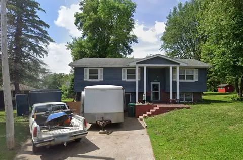 805 8th Ave NW, Waseca, MN 56093