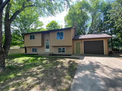 2311 Cornell Dr, Faribault, MN 55021