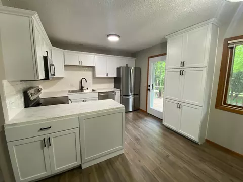 2311 Cornell Dr, Faribault, MN 55021 photo 2