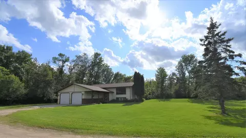 59614 335th St, Warroad, MN 56763