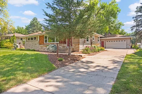 3113 Roosevelt St NE, Saint Anthony, MN 55418