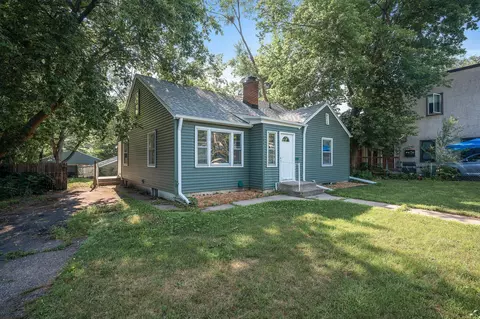 1094 Dale St N, Saint Paul, MN 55117