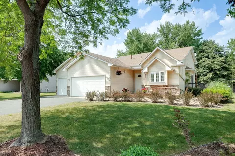 5496 137th St N, Hugo, MN 55038