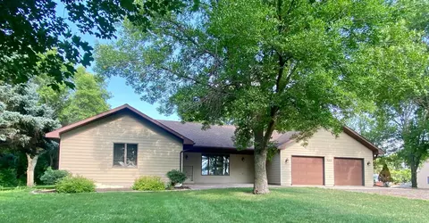320 13th St, Clarkfield, MN 56223