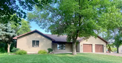 320 13th St, Clarkfield, MN 56223
